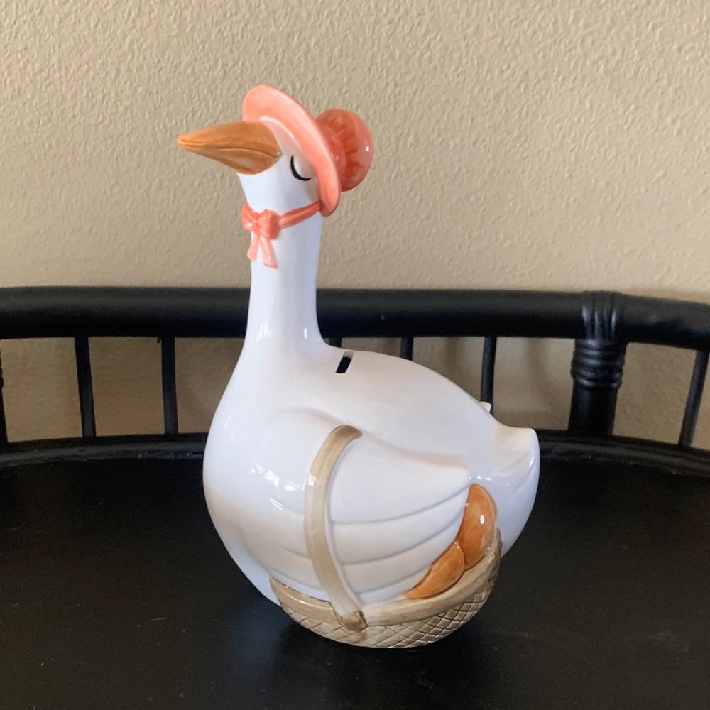 Vintage Omnibus made in Japan Mother Goose Figurine with Hat Bank